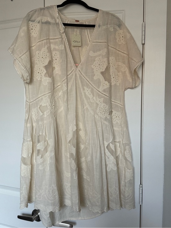 Free People Dresses & Skirts - Free People Cream Embroidered Mini Dress